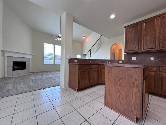 Foto del edificio - 2211 Highland Crossing Dr