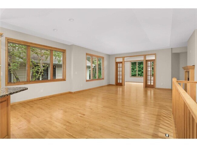 Building Photo - 9280 Blackoaks Ct N