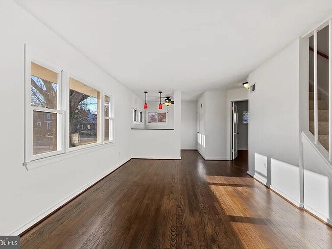 Foto del edificio - 7858 Snead Ln