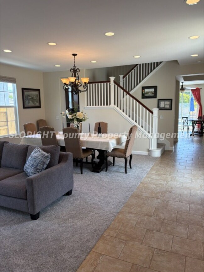 Foto del edificio - AVAILABLE AUGUST - 3 Bed/3 Bath Atascadero Home - With Pool