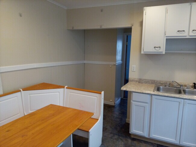 Building Photo - 38 Greenwood Pl