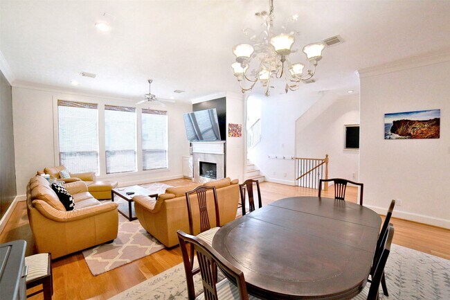 Foto del edificio - 2410 Dorrington St