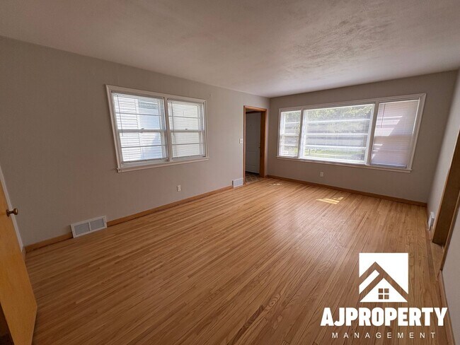 Foto del edificio - 633 N Menlo Ave