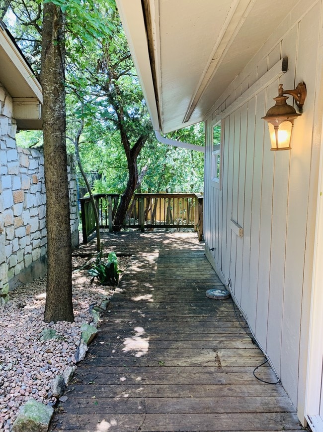 Building Photo - 9 Redbud Trail