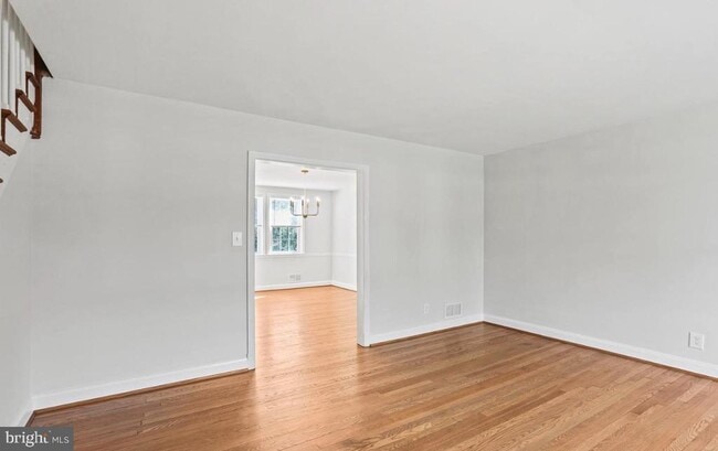 Building Photo - 403 Stratford Rd