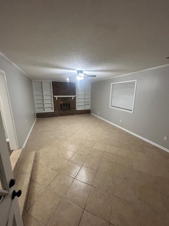 Foto del edificio - 5331 Yale Rd