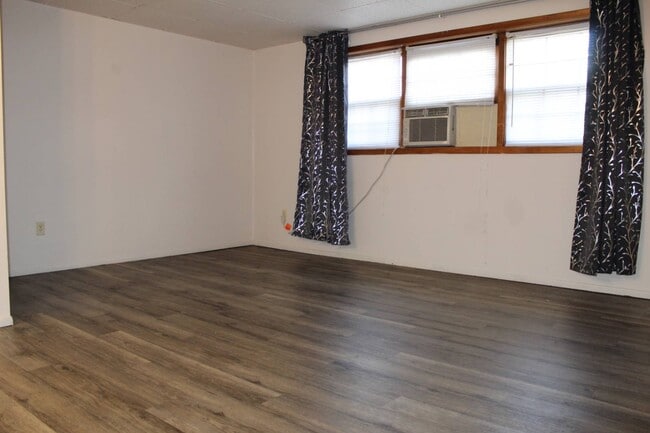 Building Photo - 1320 21st St