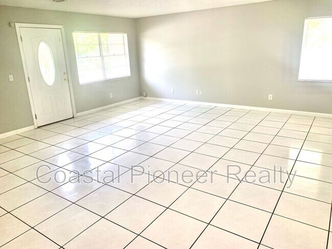Building Photo - 8614 N 30th St