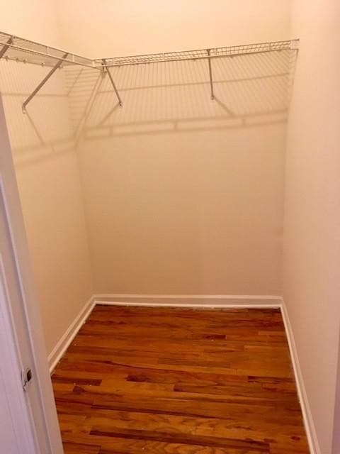 Building Photo - 917 W Dakin St