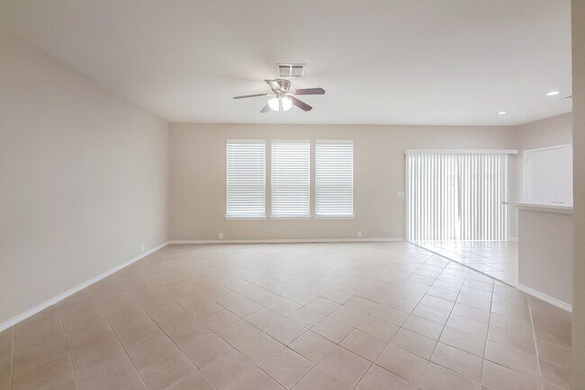 Foto del edificio - 26138 Flinton Dr
