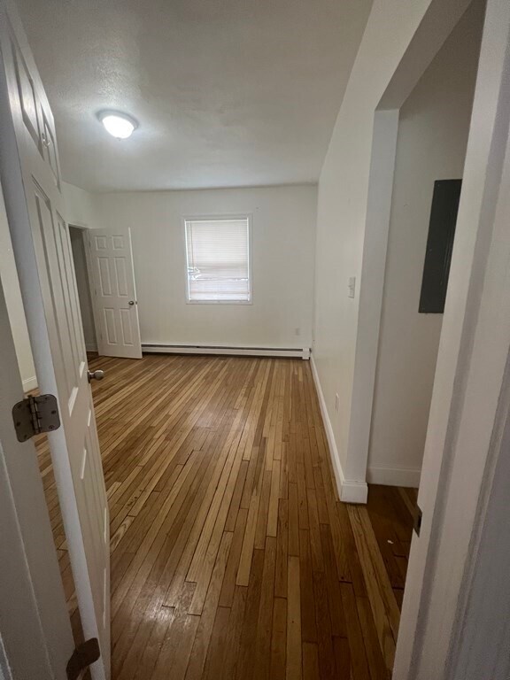 Foto del edificio - 136 Walnut Ave