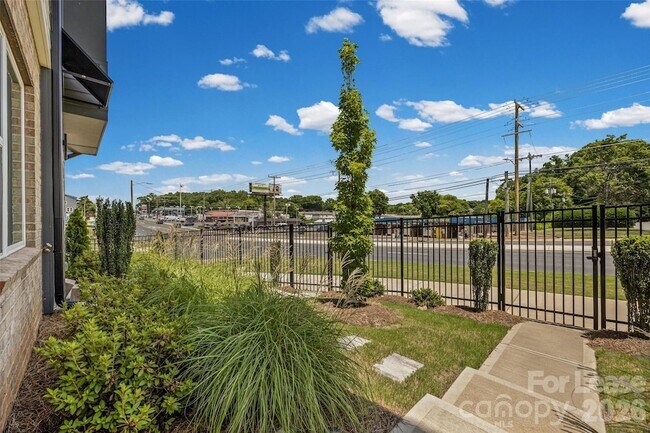 Foto del edificio - 5640 Kingspan Dr