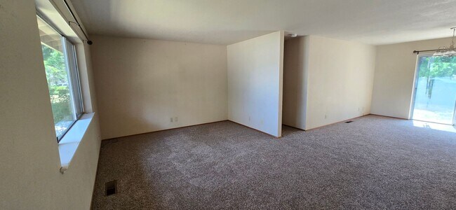 Foto del edificio - 2 bedroom home in Grass Valley