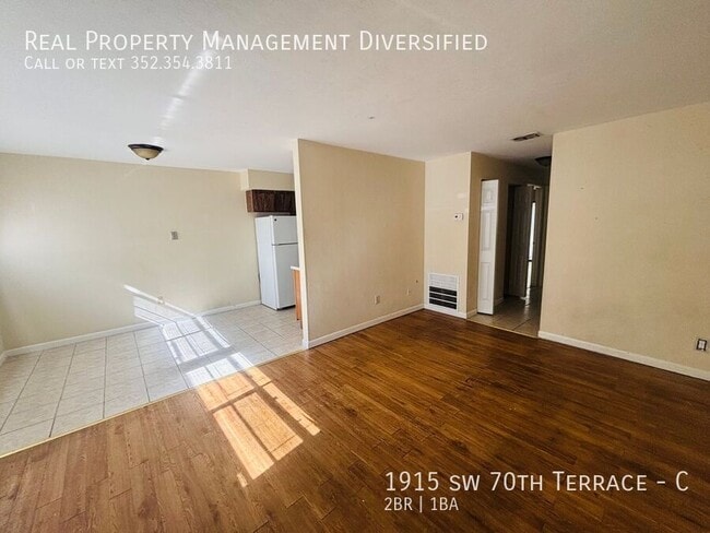Building Photo - 1915 SW 70th Terrace
