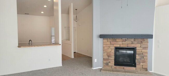 Foto del edificio - 16149 Sunnyfield Ave