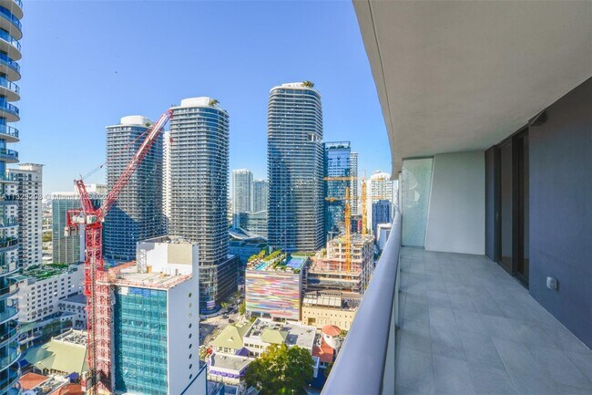 Building Photo - 1010 Brickell Ave