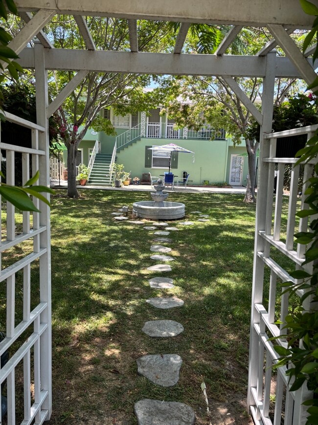 Building Photo - 3547 Gundry Ave