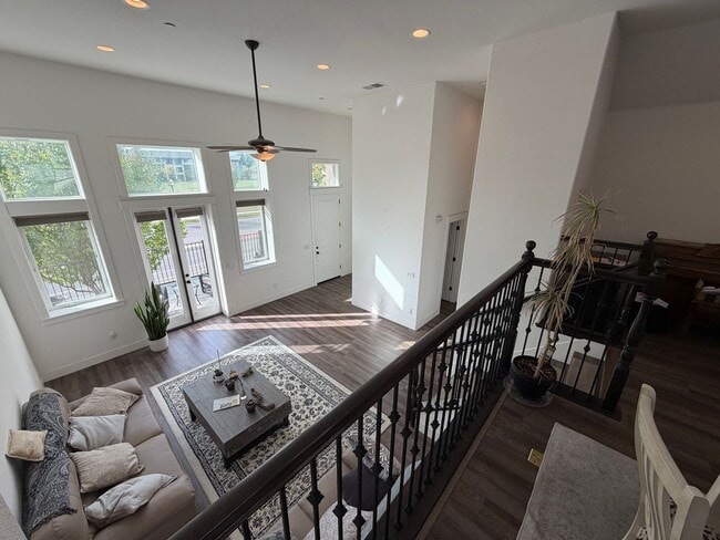 Foto del edificio - 3 Bedroom | 2.5 Bathroom | Crocker Village House