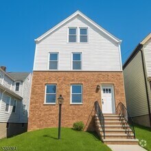 Building Photo - 33 Linden Ave