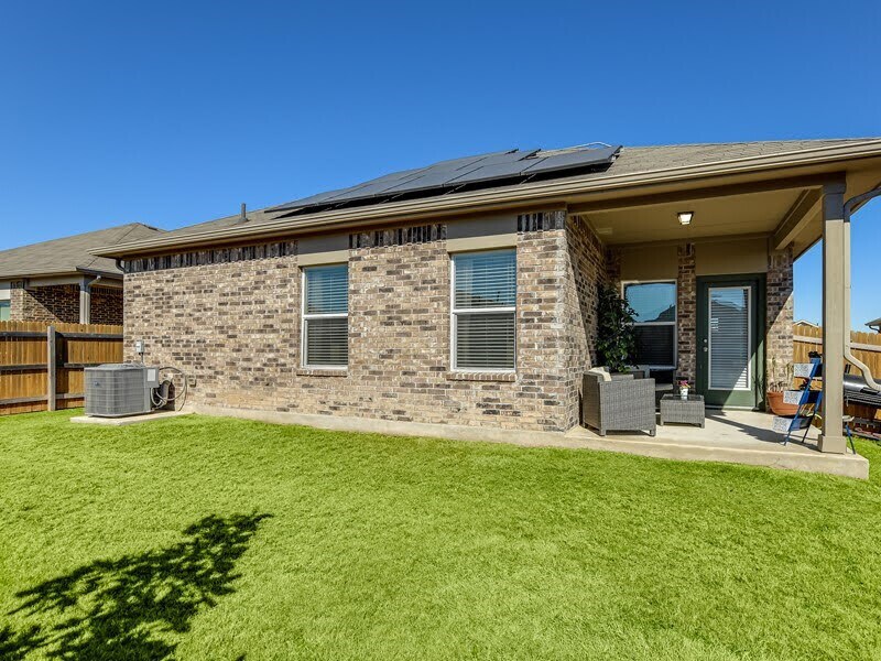 Foto del edificio - 321 Shiner Ln