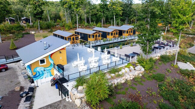 Foto del edificio - 13 Autumn Ln