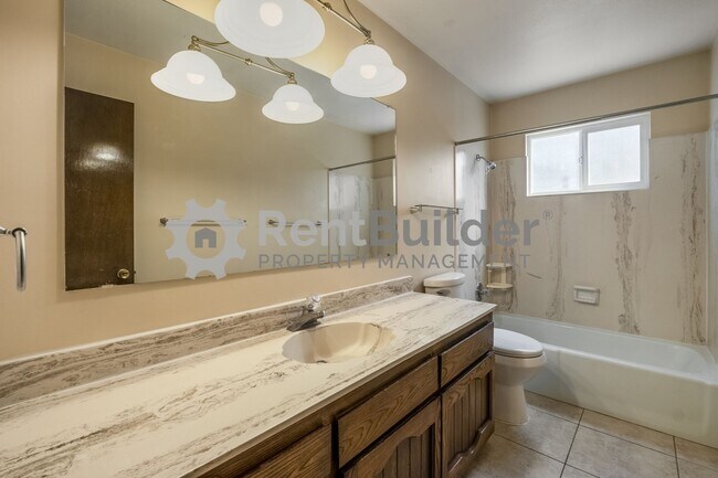 Foto del edificio - APPLY TODAY!