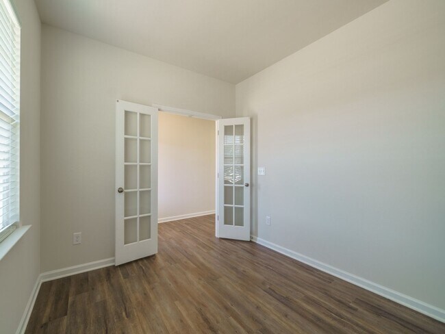 Foto del edificio - Brand New 5 Bedroom 3 full baths in Steele...