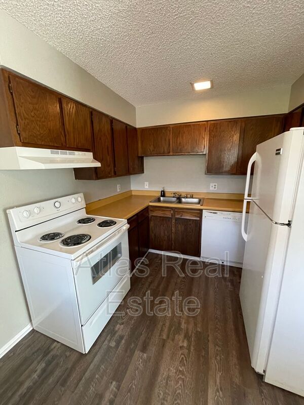 Building Photo - 405 St Vrain Pl