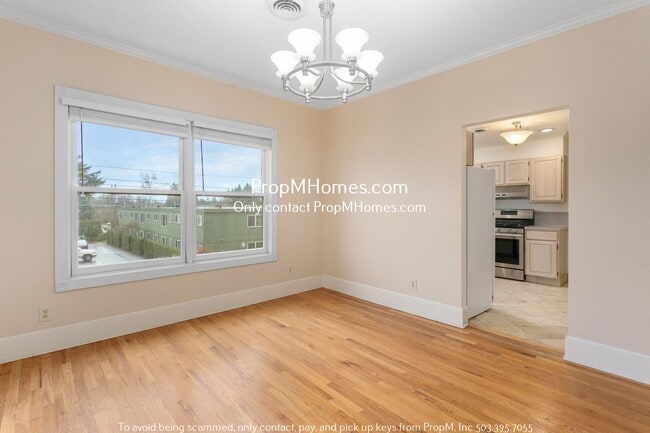 Foto del edificio - Charming Two-Bedroom Unit: Your Perfect Ho...