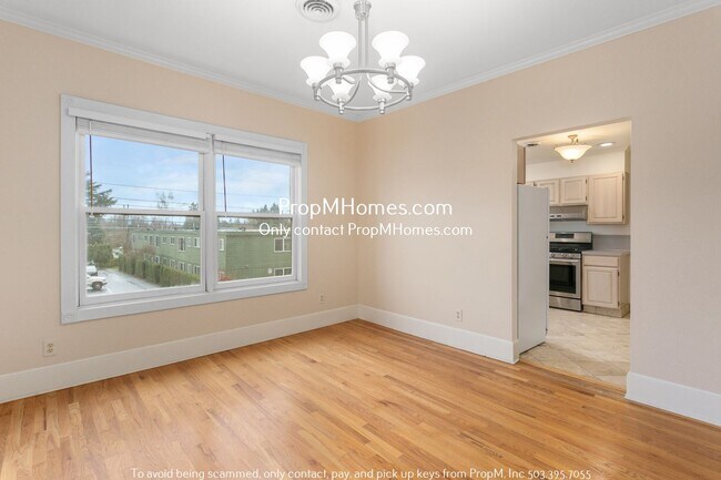 Building Photo - Charming Two-Bedroom Unit: Your Perfect Home in SE Portland!