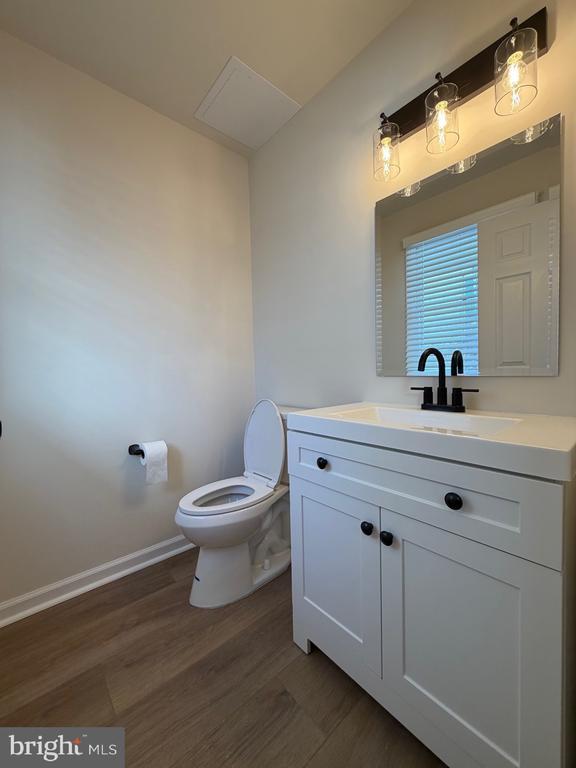 Foto del edificio - 203 Jonathan Dr