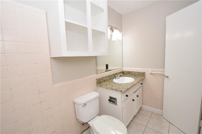 Foto del edificio - 2404 Longview St