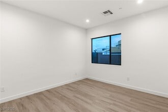 Building Photo - 7385 Heron Cyn Ct