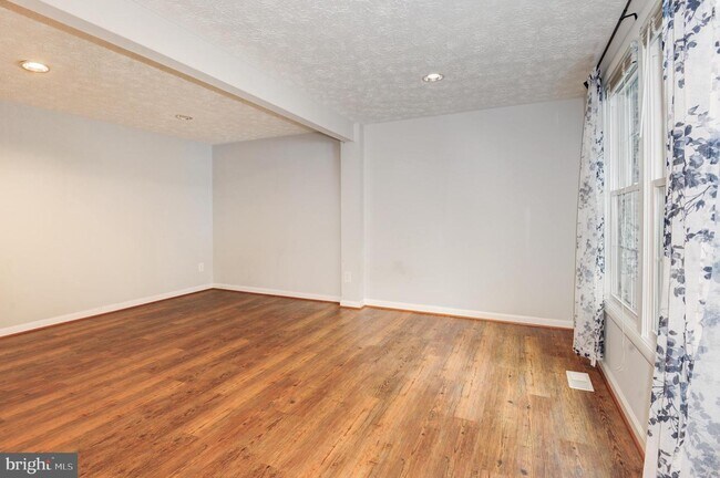 Building Photo - 7984 Tyson Oaks Cir