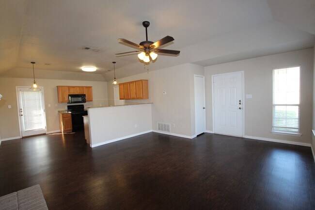 Foto del edificio - Coming Soon: Stunning 3 Bedroom Home in Bullard