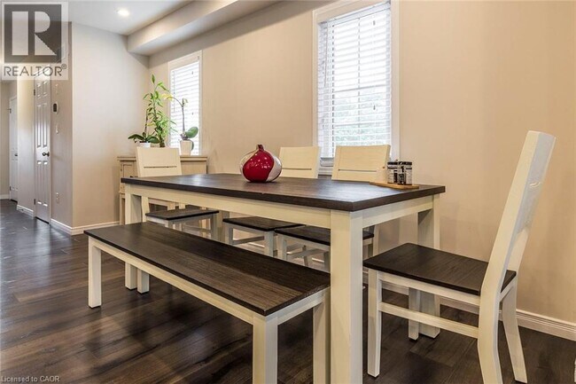 Photo du bâtiment - 26 Meadowridge St