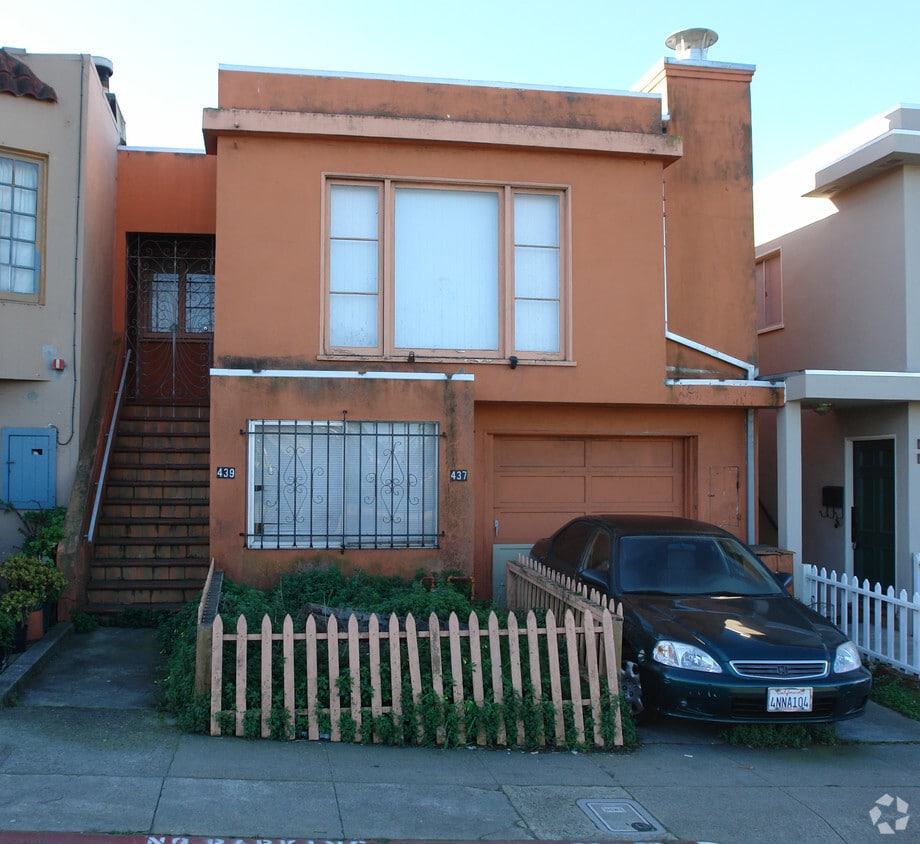 Primary Photo - 437-439 John Daly Blvd
