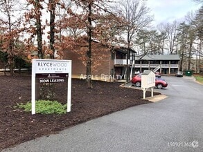 Building Photo - 1027 Klyce St