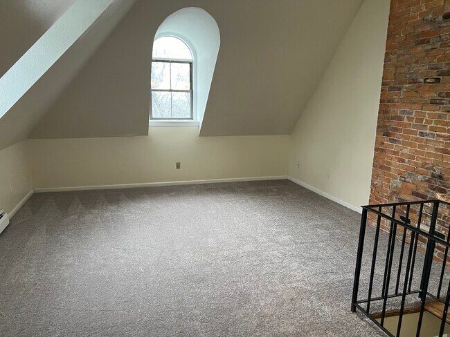 Foto del edificio - 17 Charter Oak Pl