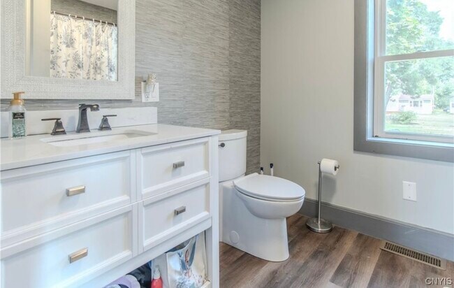 Foto del edificio - 43928 NY-37