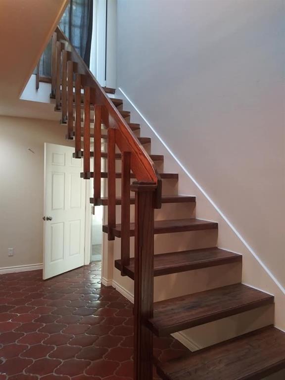 Foto principal - 2415 Shakespeare St