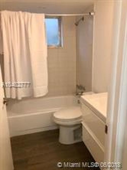 Foto del edificio - 1700 NW North River Dr