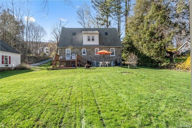 Foto del edificio - 809 Farmers Mills Rd