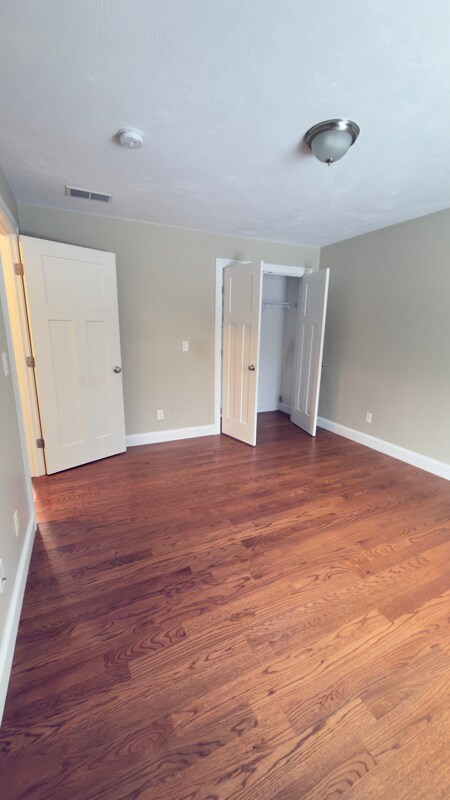 Foto del edificio - 22 W Shore Park Rd