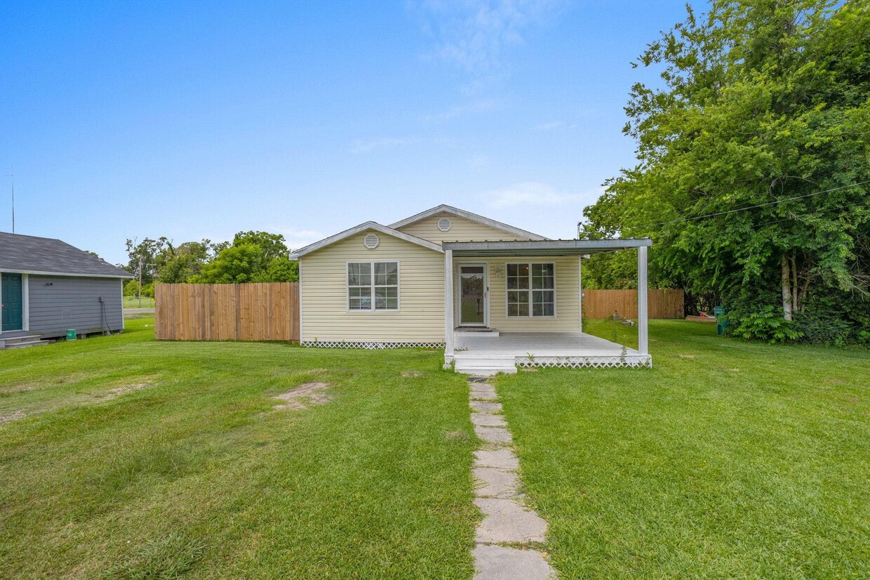 Primary Photo - 1515 Picard Rd