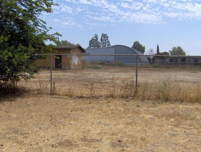 Foto del edificio - 5135 Pinto Pl