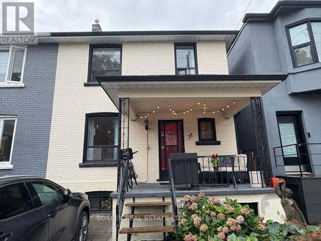 Photo du bâtiment - 38 Winnifred Ave