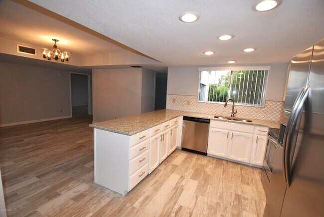 Foto del edificio - Beautiful Townhome in Dorado Country Club