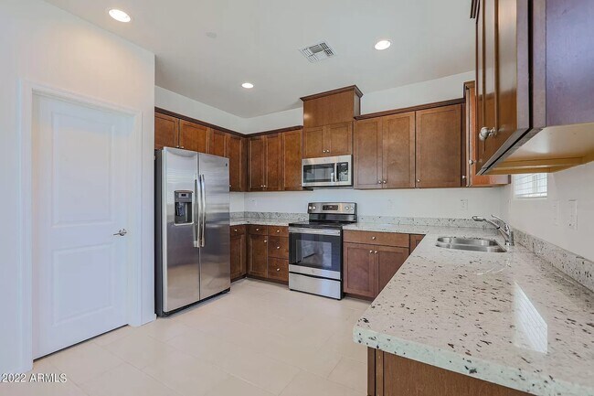 Kitchen - 14870 W Encanto Blvd