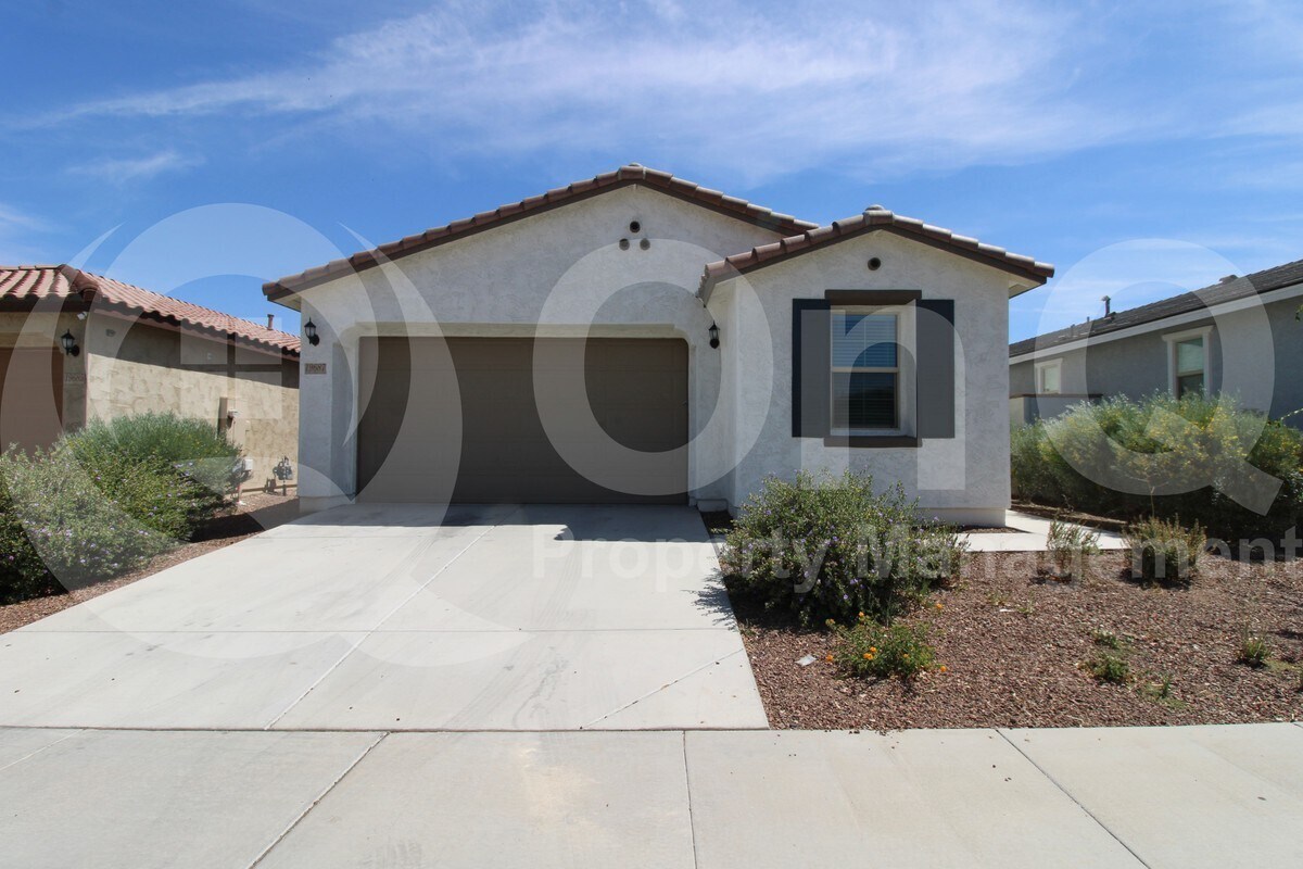 Foto principal - 19687 Roma Ave
